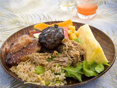 Luau Foods: Traditional Polynesian Food - Hawaii Luaus™