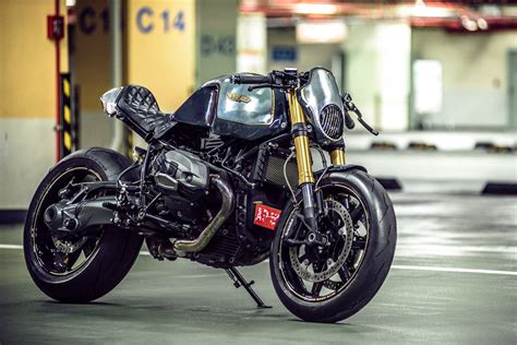 Lane Splitter: BMW R nine T Custom by ONE HAND MADE