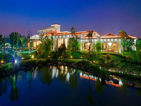 Suzhou Jinji Lake Grand Hotel in China - Room Deals, Photos & Reviews