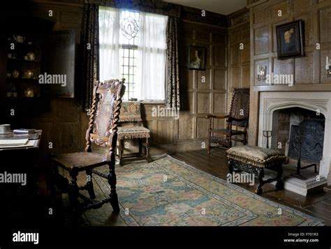 Tudor house drawing hi-res stock photography and images - Alamy