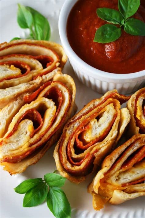 Easy Italian Stromboli Sandwich - Mom Loves Baking