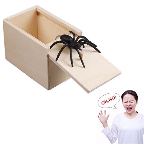 Novelty Hilarious Scary Box Spider Prank Wooden Scarybox Joke Gag Toy ...