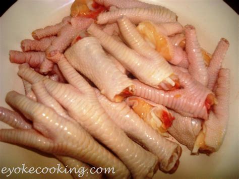 Simply Delicious Easy Cooking: Stewed Spicy Chicken Feet (Kai Kiok)