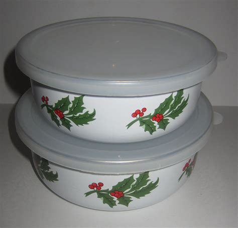 Set of Two Vintage Christmas Bowls with Lids. $12.00 ...