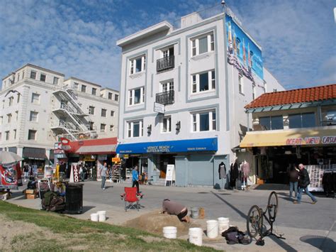 Venice Beach Suites & Hotel, Venice, CA - California Beaches