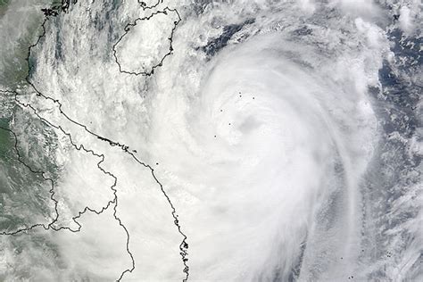 Typhoon Ketsana Makes a Deadly Landfall in Vietnam - SpaceRef