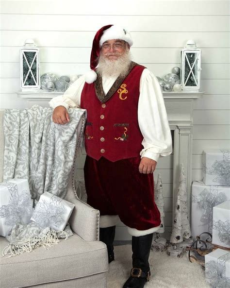 33 The Best Santa Claus Costume Ideas That You Can Copy Right Now ...