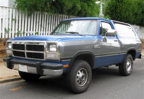 Dodge Ramcharger - Information and photos - MOMENTcar