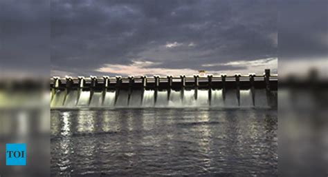 Jayakwadi: 18 Of 27 Floodgates Of Jayakwadi Dam Opened | Aurangabad News - Times of India