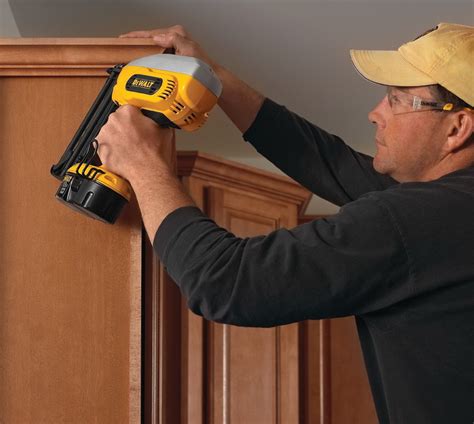 Best Cordless Brad Nailer Reviews - Heralds Route