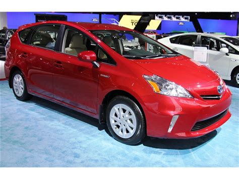 2014 Toyota Prius V: 59 Exterior Photos | U.S. News