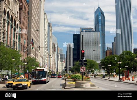 MICHIGAN AVENUE CHICAGO ILLINOIS USA Stock Photo - Alamy