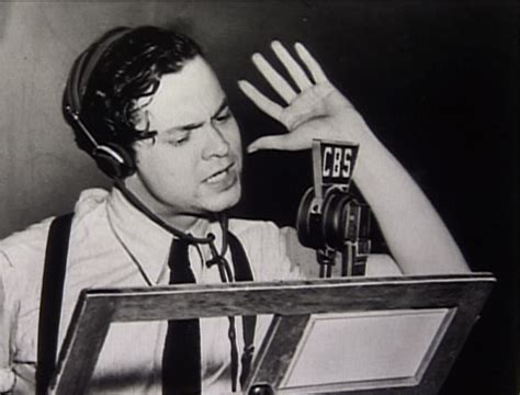 Orson Welles on the radio (1938) : r/OldSchoolCool