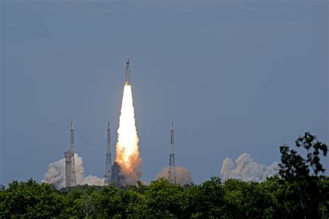 India launches historic Chandrayaan-3 mission to land spacecraft on the moon | CNN