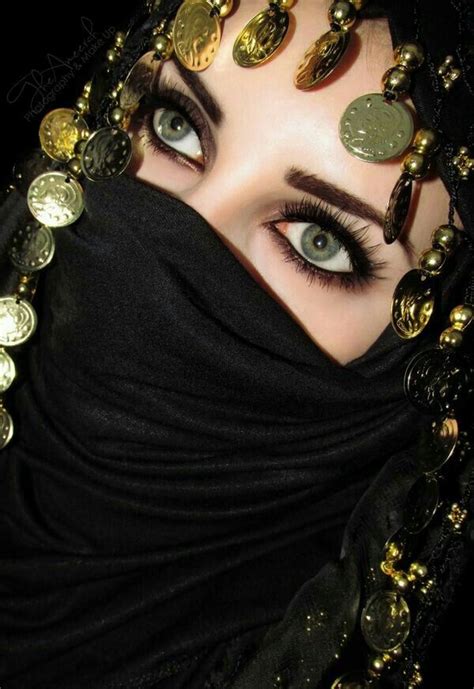 Pin by ☆ ☆ on * MUJERES ÁRABES. * | Arabian eyes, Dubai fashionista ...