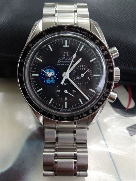 OMEGA Speedmaster Professional Snoopy | Fratellowatches | Omega, Omega ...