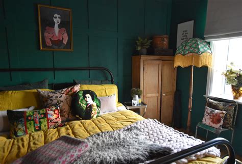 Dark Green And Mustard Yellow Bedroom - Bathroomdesigncok