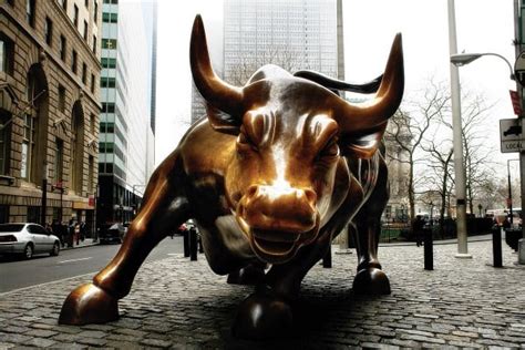 Wall Street’s Bronze Bull Celebrates 25th Anniversary