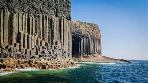 Fingal's Cave, A Unique Caves with Mysterious Voice - Traveldigg.com