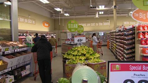 New Bottom Dollar Food store opens in Garfield