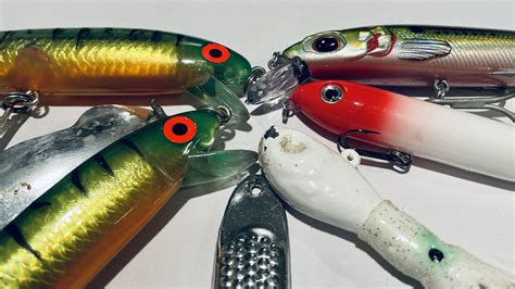 7 Types of Surf Fishing Lures You Should Own - Fishing Fanatiks