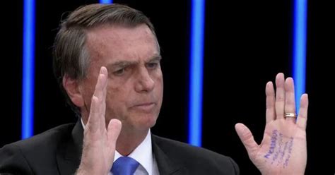 Bolsonaro showed up for an interview with a cheat sheet written in one ...