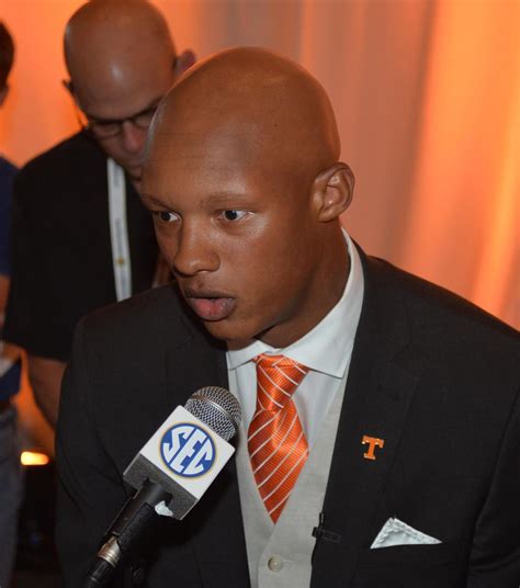 Josh Dobbs' experience gives UT advantage behind center | Sports | annistonstar.com