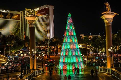 Fantastic bubbly Christmas tree outside the Mirage in Las Vegas | Las ...