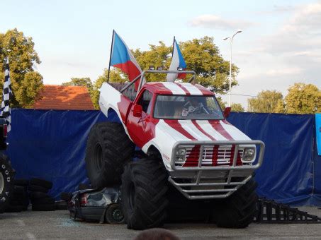 Gambar : mobil, kendaraan, seni, balap, tempat barang rongsokan, auto racing, off road ...