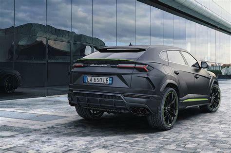 High-Resolution Lamborghini Urus Graphite Capsule Photos