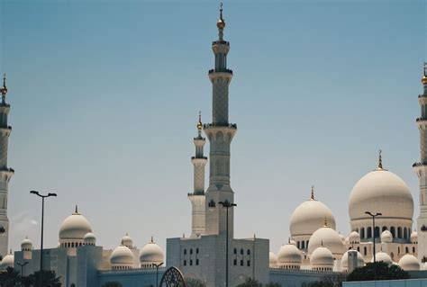 Over 2000 people in Dubai have converted to Islam in 2021 ...