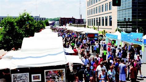 Des Moines Arts Festival VIP Artists' Walk