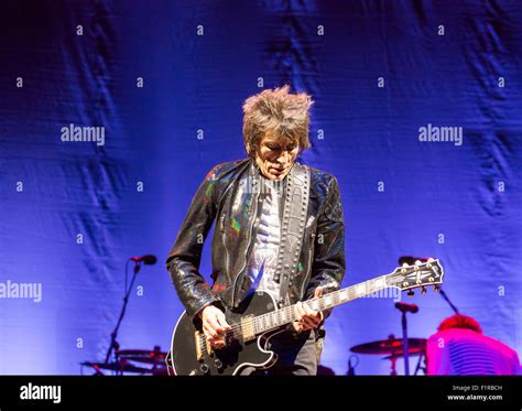 Guitar as ronnie wood hi-res stock photography and images - Alamy