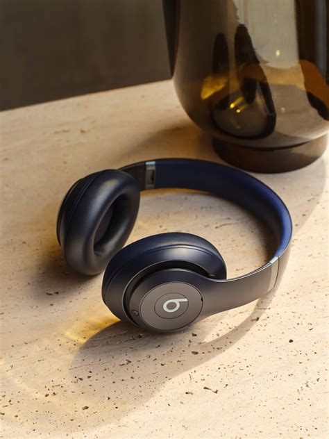 Beats Studio Pro Wireless Noise Cancelling Over-the-Ear Headphones ...