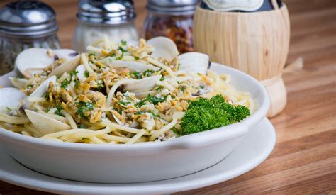 Spaghetti with White Clam Sauce – Original NY Pizza