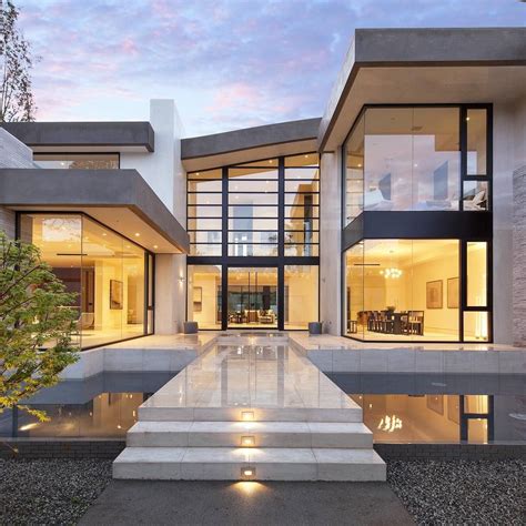 If you like glass walls then we think that this modern house is a perfect dream | Modern ...