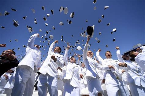 PHOTO GALLERY: U.S. Naval Academy holds graduation ceremony | Photo ...