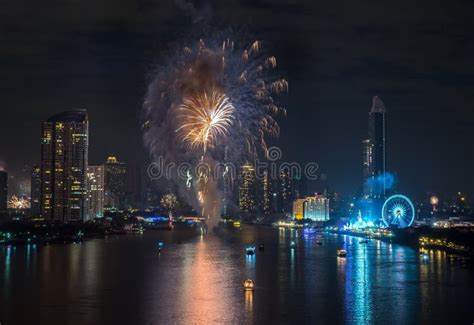 New Year Fireworks in Bangkok, Thailand Editorial Stock Image - Image of light, pyrotechnic ...