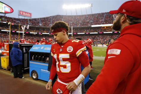 NFL World Reacts To The Patrick Mahomes Injury Diagnosis - The Spun