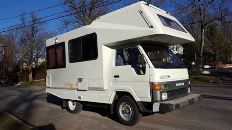 1990 Toyota HiAce Camper - OttoEx