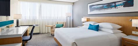 Hotel in Muskegon, MI | Delta Hotels Muskegon Downtown