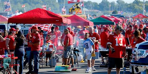 How Much The Average Fan Spends On An NFL Tailgate - AskMen