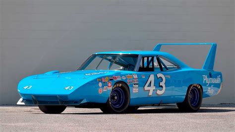 Richard Petty's Race-Winning 1970 Superbird Didn't Sell For $3.5M ...