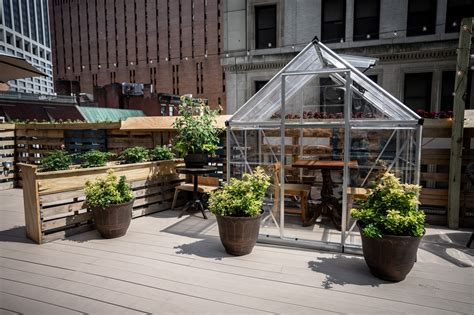 Dine in private greenhouses at this Manhattan rooftop restaurant