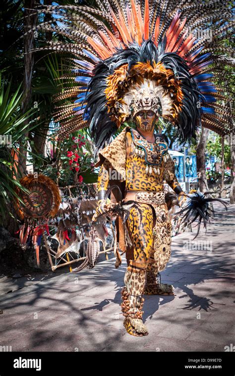 Mayan warrior in a traditional costume Stock Photo - Alamy