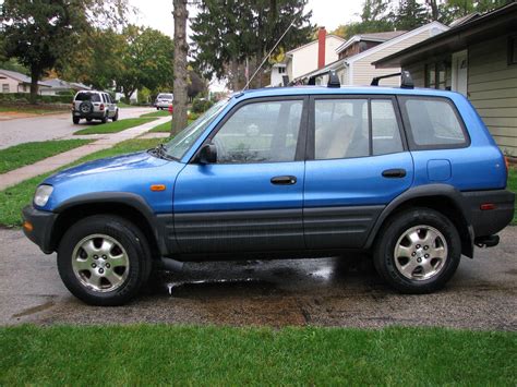 1999 Toyota RAV4 4-dr 4x4 0-60 Times, Top Speed, Specs, Quarter Mile, and Wallpapers ...