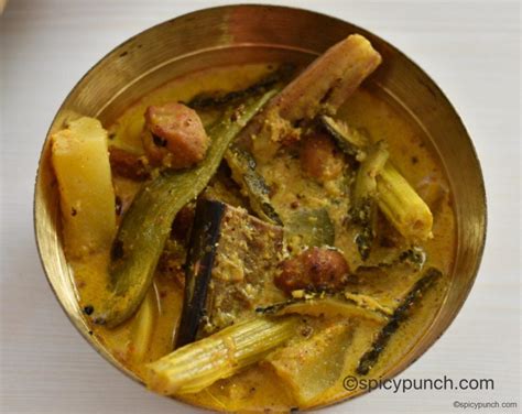 shukto recipe - bengali mixed vegetable curry with bitter gourd