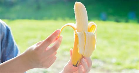 How to peel a banana the right way - because we've been doing it wrong.