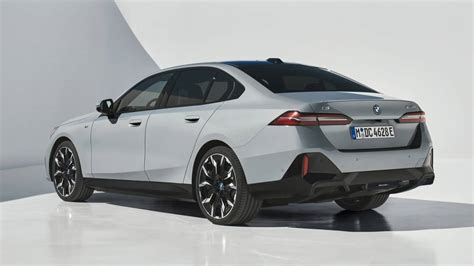 2023 BMW i5 Electric Sedan Revealed With 582 Km Range: Design, Features, Specs - IN PICS | News ...