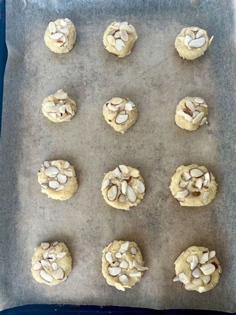 Easy 6 Ingredient Classic Greek Almond Cookies Recipe - joinmeinthekitchen.com